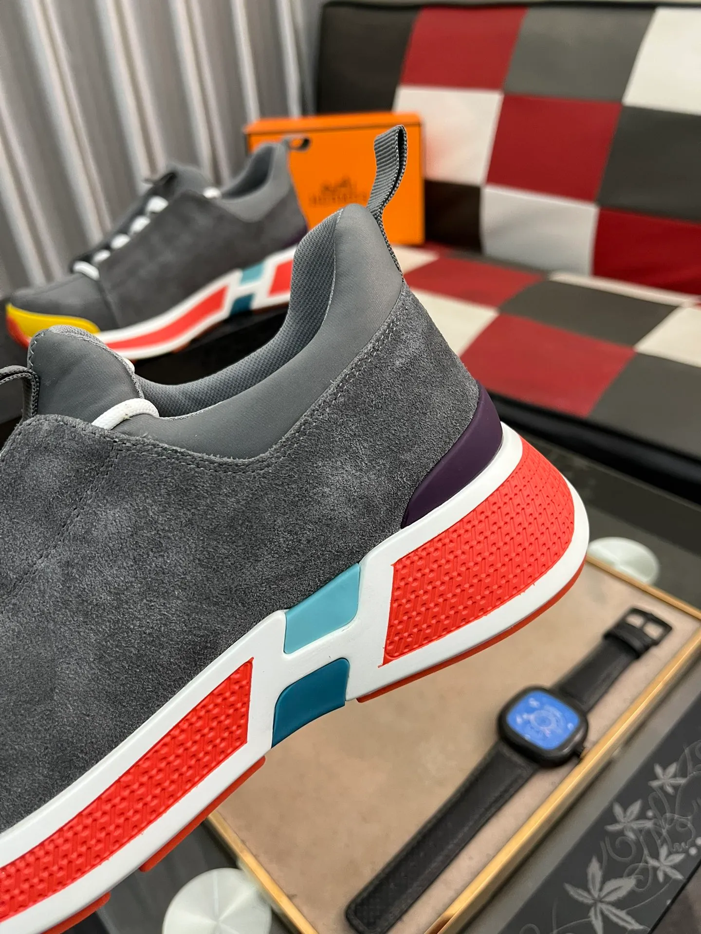 Men's shoes 💰: 560⌚️⌚️[Hermes] New sports shoes Hermès are the most comfortable shoes, no one else⃣️, they are very light on the feet and very good-looking, you will not feel tired when you go shopping and running around 👍 Very light and comfortable, extremely light, perfect for both sports and leisure! It’s up to you to choose, there’s always what you want~ Comes with a full set of packaging gift bags and invoices ✔️Fabric: imported first-layer cowhide ✔️Inner lining: breathable mesh ✔️Outsole: genuine leather bottom ✔️Size: Men 38-44 (45 custom-made) 5️⃣colors available